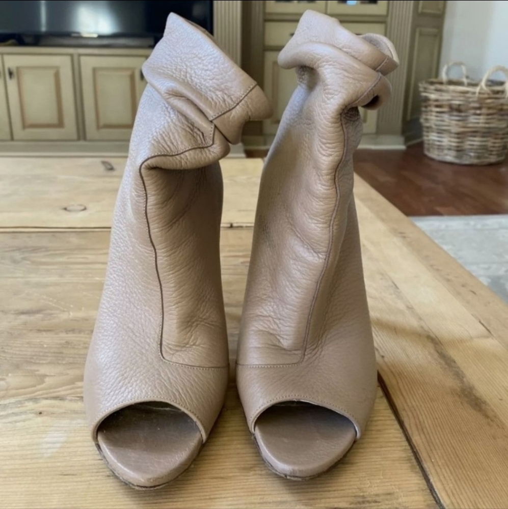 Burberry open toe booties - Picture 1 of 4